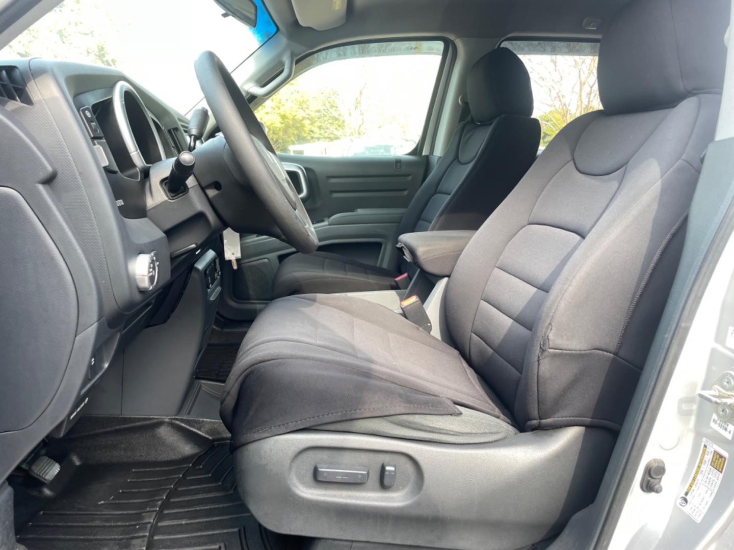 2007 SILVER HONDA RIDGELINE RTS (2HJYK16467H) with an 3.5L engine, Automatic transmission, located at 5103 Dorchester Rd., Charleston, SC, 29418-5607, (843) 767-1122, 36.245171, -115.228050 - Clean & Spacious Interior with 6-Disc CD/AUX/Sat, Dual Climate Control, Power Everything (windows, locks, seats, mirrors), All-weather Mats, Keyless Entry, Tow Package, Alloy Wheels. Clean CarFax (no accidents reported!) Local Trade-in!! 146k miles Located at New Life Auto Sales! 2023 WINNER for Po - Photo#19